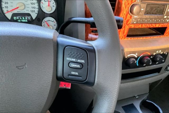 Used 2006 Red Dodge SLT image 17