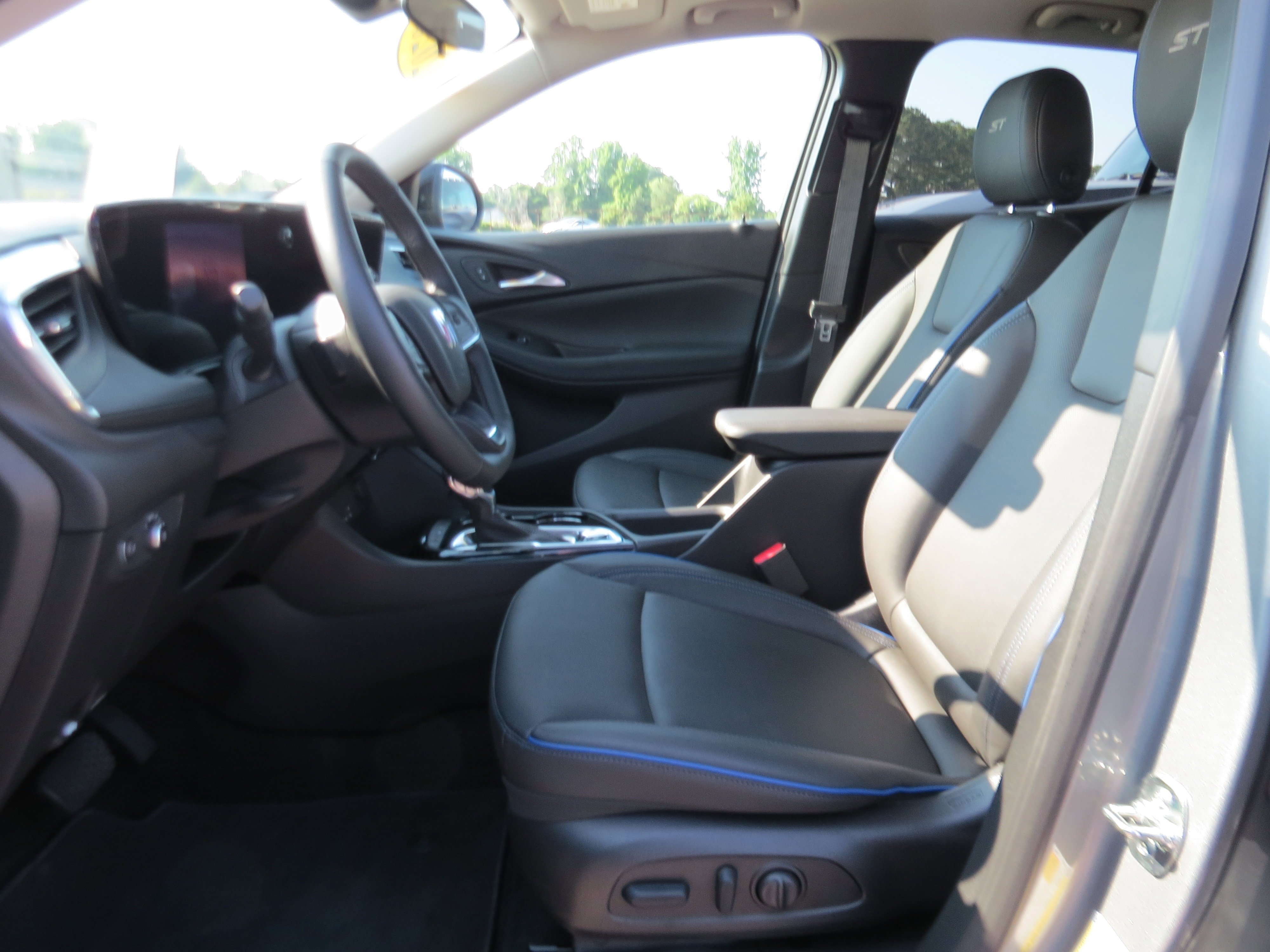 Used 2026 Moonstone Gray Metallic Buick Sport Touring image 9