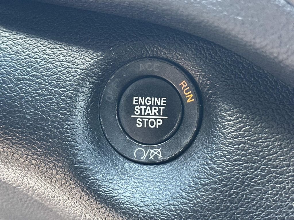 Used 2019 White Jeep Limited image 25