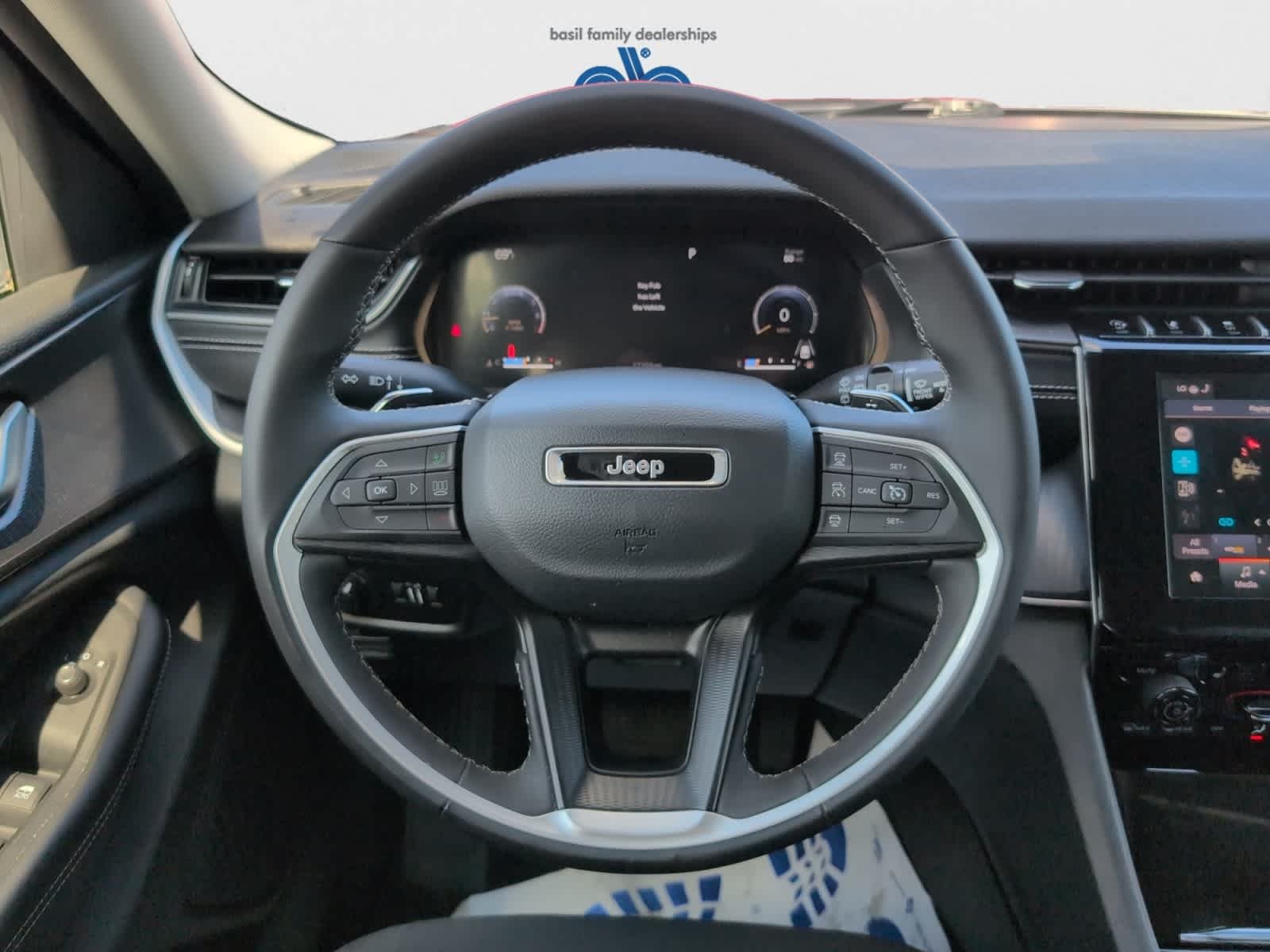 Used 2023 Baltic Gray Metallic Clearcoat Jeep Laredo image 13