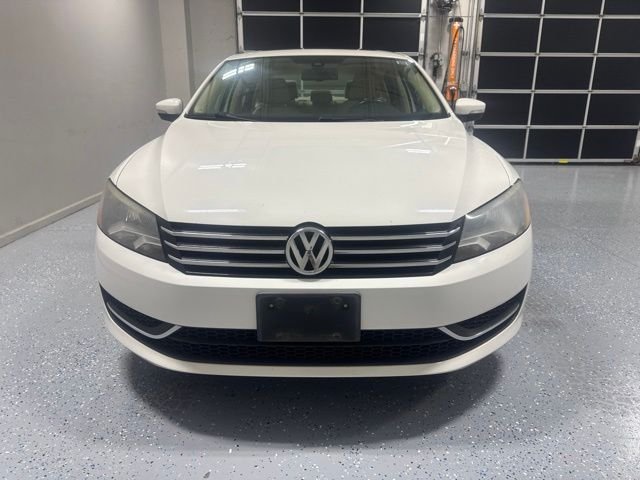 Used 2014 White Volkswagen 2.5 SE image 3