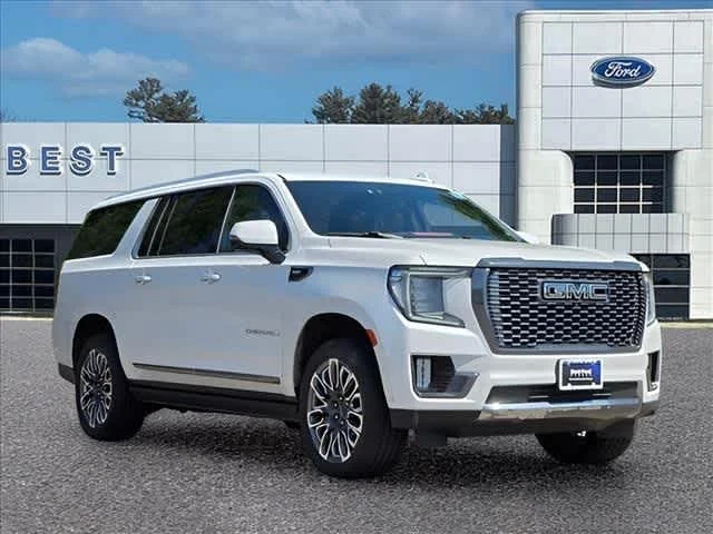 2023 GMC Yukon Denali Ultimate AWD's photo