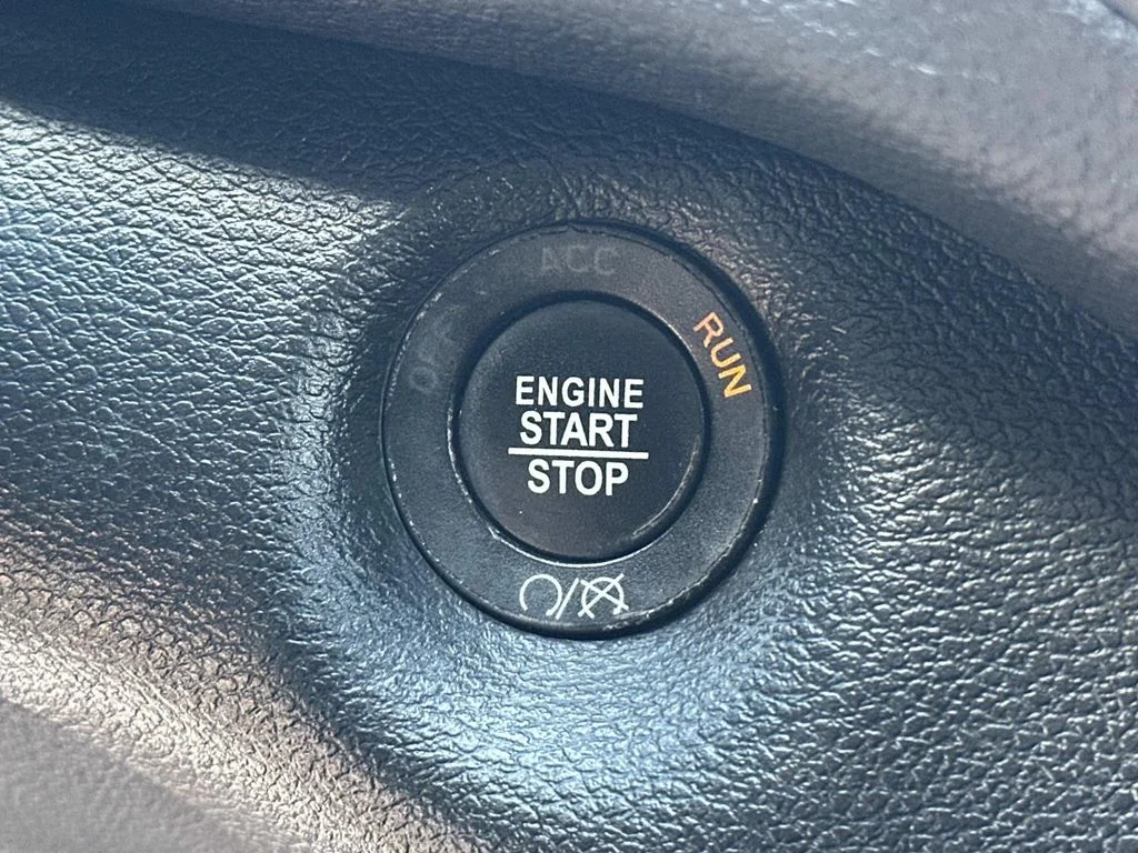 Used 2019 White Jeep Limited image 25