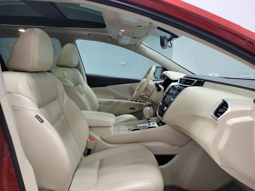 Used 2015 Red Nissan Platinum image 21