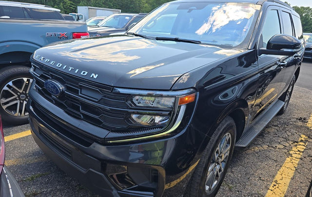 Used 2025 Black Ford Active image 1