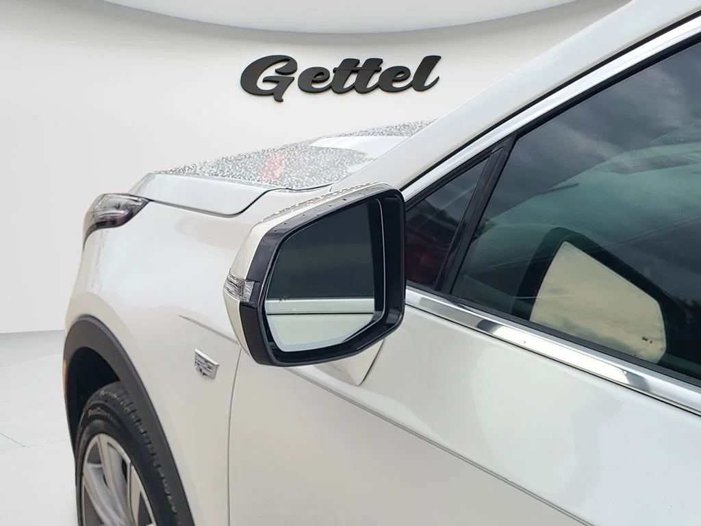 Used 2022 Crystal White Tricoat Cadillac Premium Luxury image 24