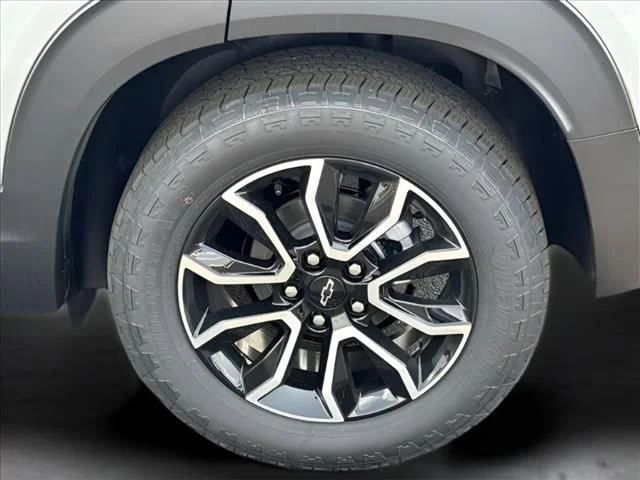 New 2025 Sterling Gray Metallic Chevrolet ACTIV image 29