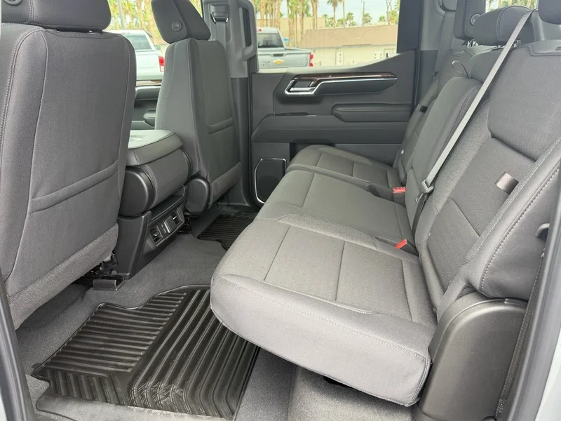 New 2026 Sterling Metallic GMC Elevation image 18