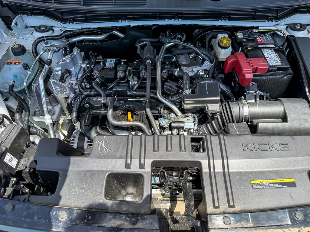 New 2026 Aspen White Tricoat/Super Black Nissan SV image 19