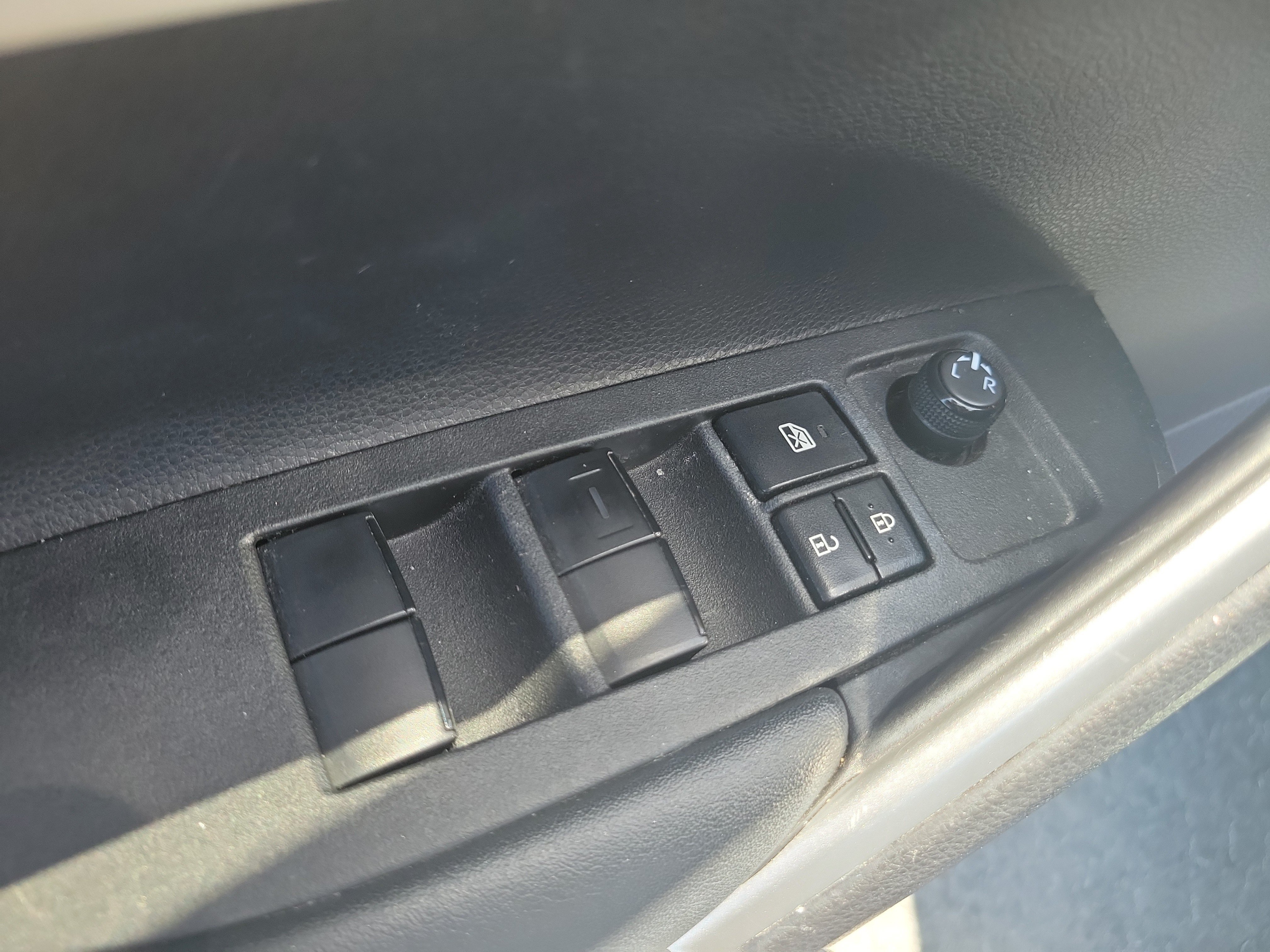 Used 2022 Silver Toyota L image 19