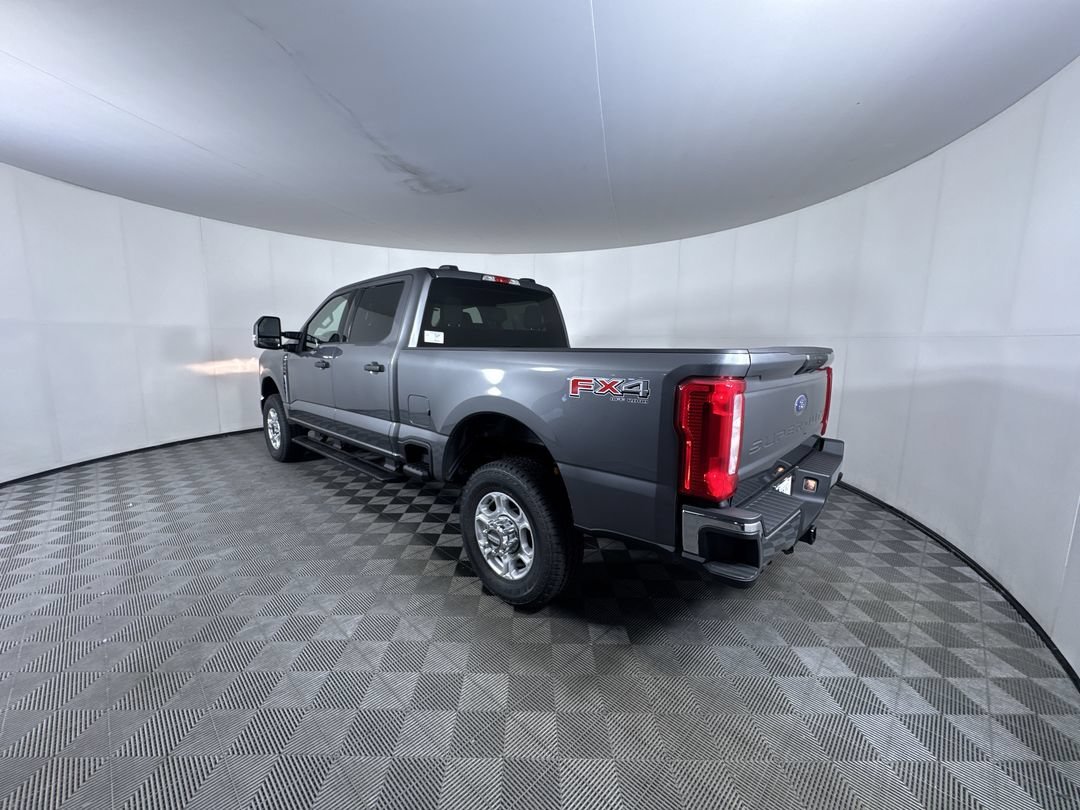 New 2026 Carbonized Gray Metallic Ford XLT image 6