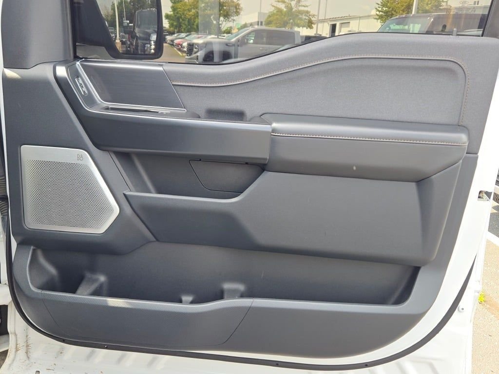 Used 2022 White Ford Raptor image 9