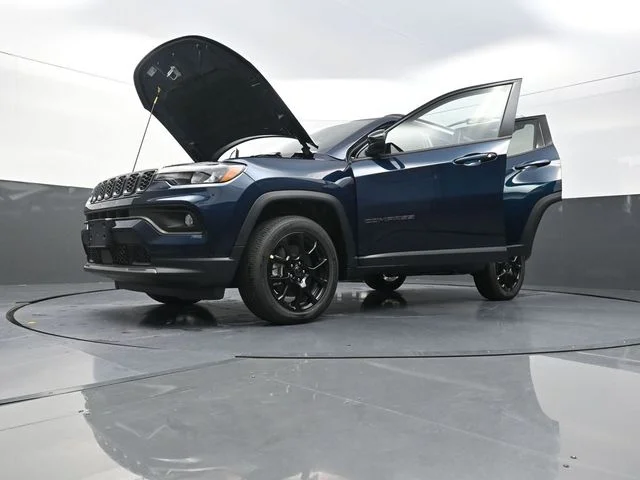New 2026 Fathom Blue Pearl Coat Jeep Latitude image 31