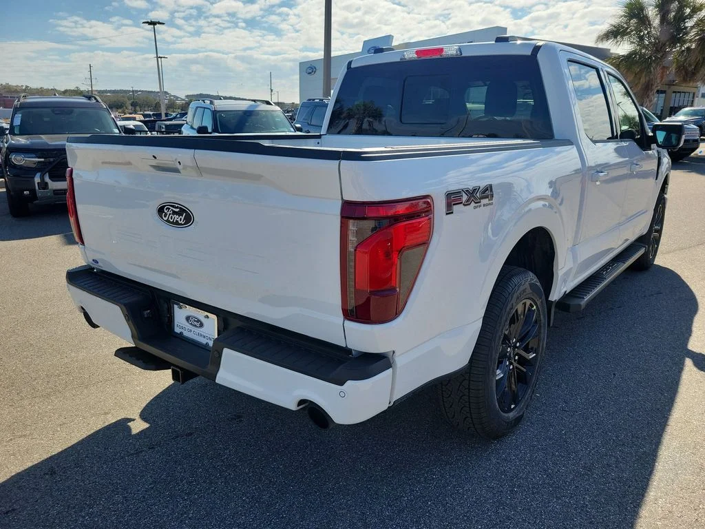 New 2026 Oxford White Ford XLT image 5