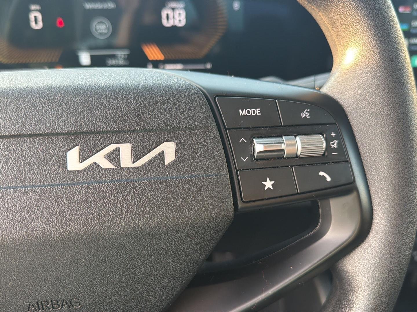 2025 Kia K4 LXS - Photo 21