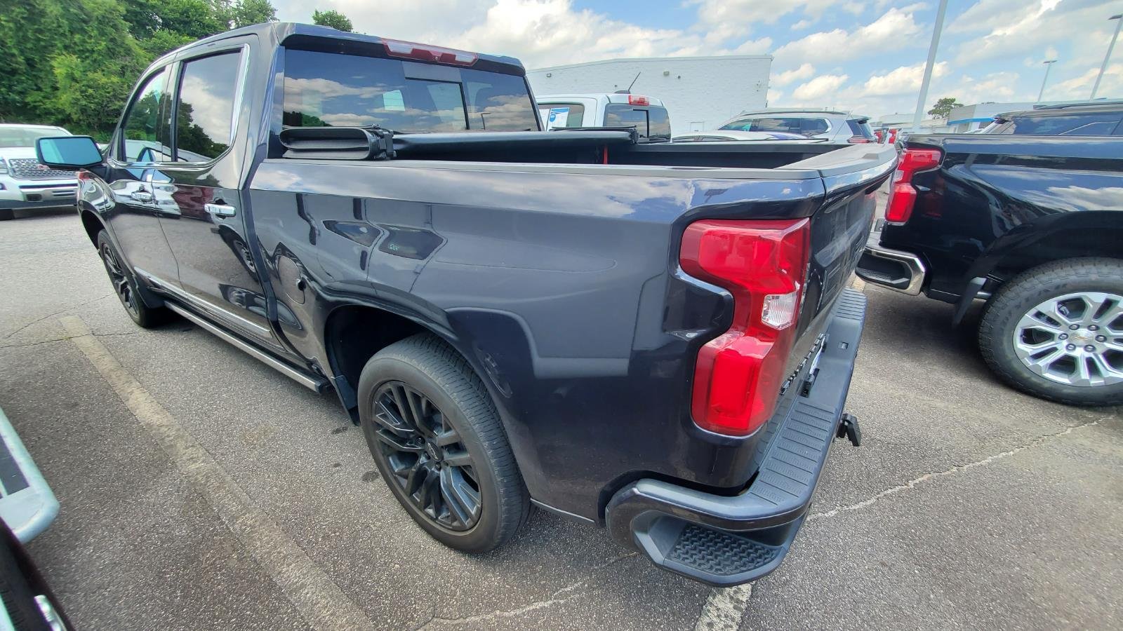Used 2023 Dark Ash Metallic Chevrolet High Country image 8
