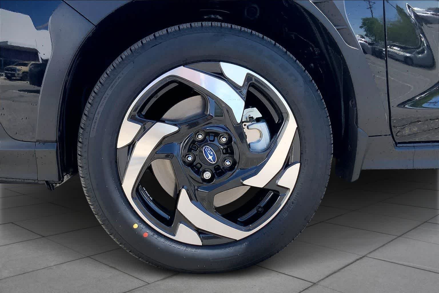 New 2026 CRYSTAL BLACK SILICA Subaru Limited Hybrid image 11