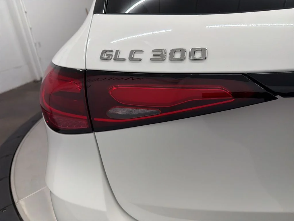 Used 2026 White Mercedes-Benz GLC 300 image 11