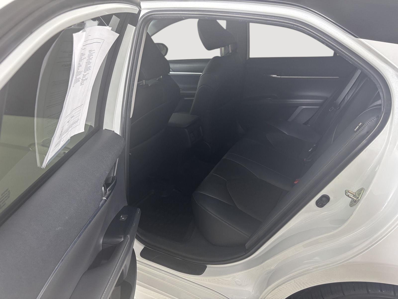 Used 2019 Wind Chill Pearl w/Midnight Black Metallic Roof Toyota XSE V6 image 20