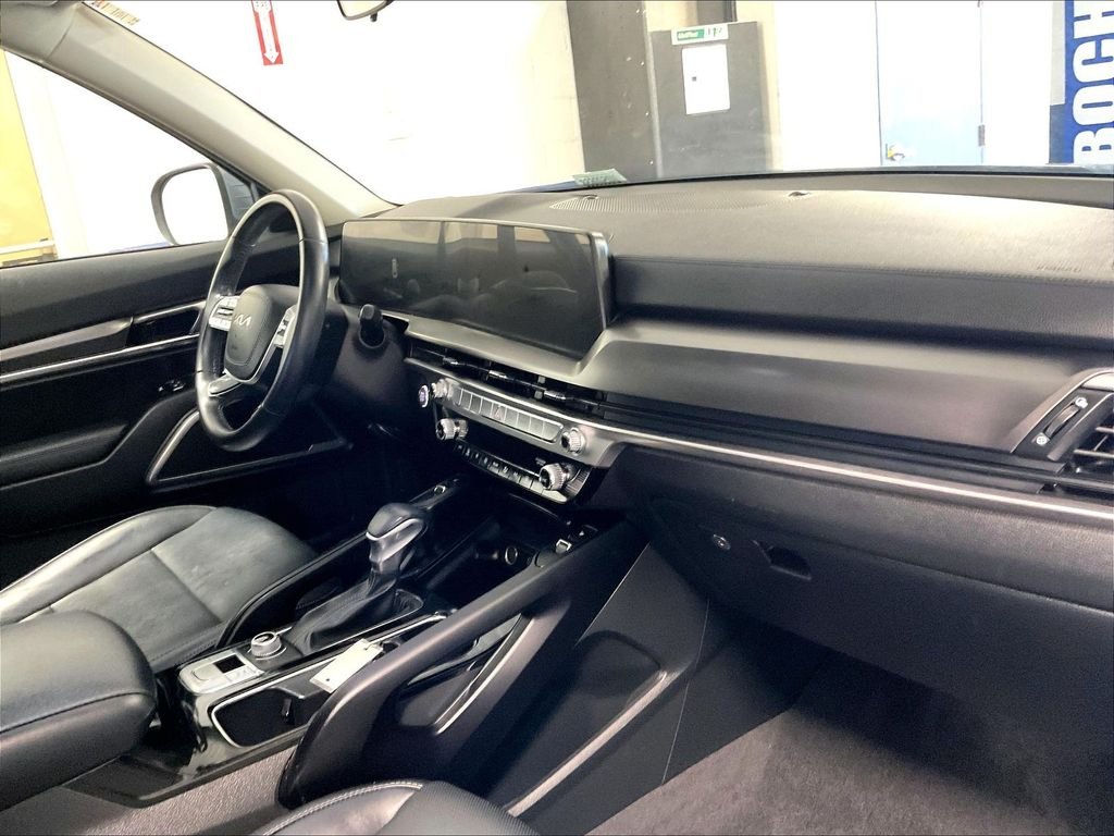 Used 2024 Everlasting Silver Kia S image 14