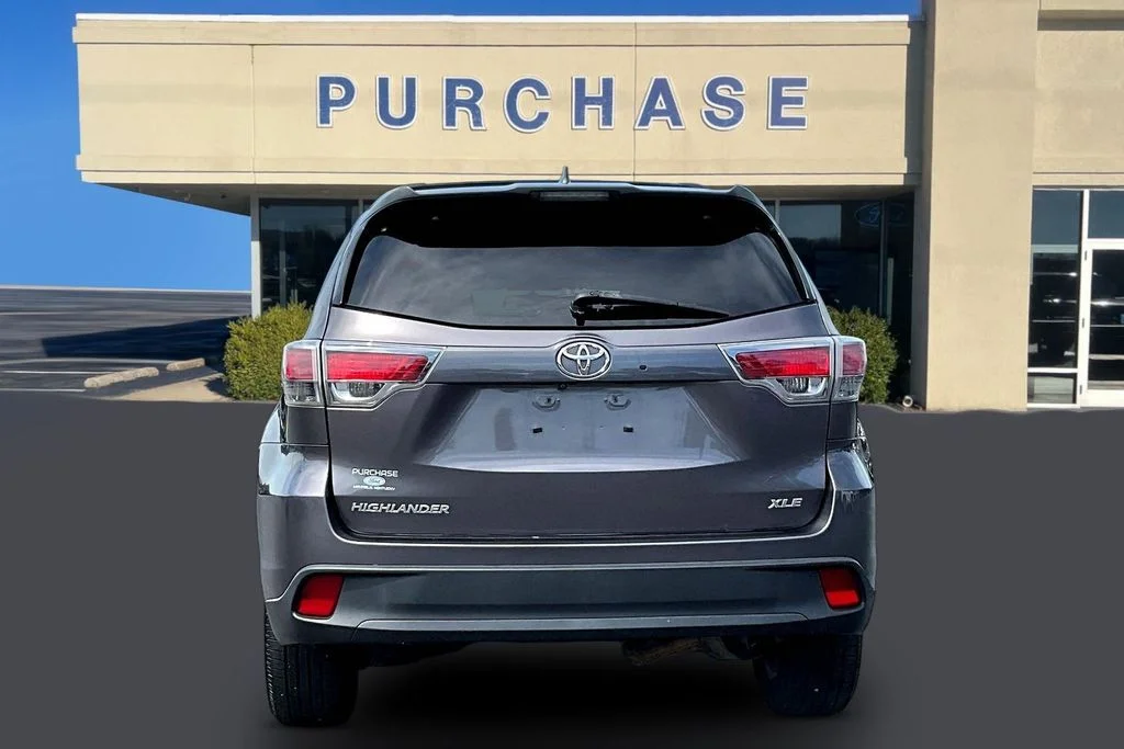 Used 2015 Predawn Gray Mica Toyota XLE V6 image 5