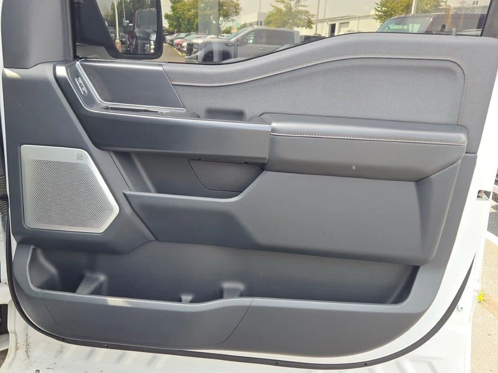 Used 2022 White Ford Raptor image 9
