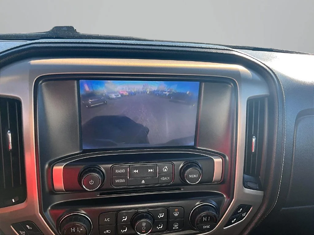 Used 2015 White GMC Denali image 20