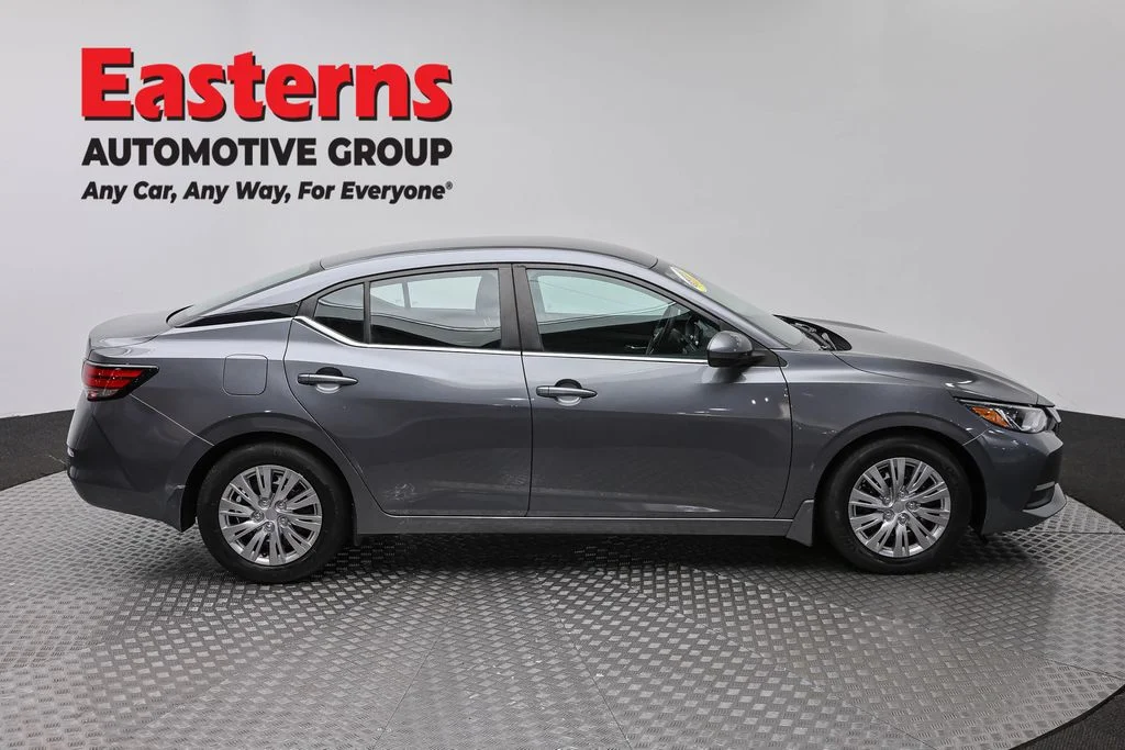 Used 2023 Gray Nissan S image 4