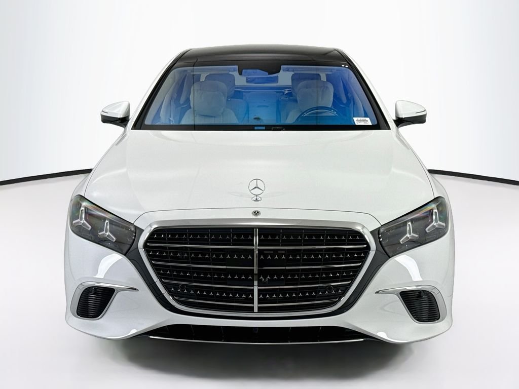 New 2027 MANUFAKTUR Moonlight White Metallic Mercedes-Benz S 500 image 2