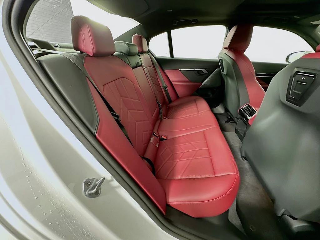 2025 BMW 5 Series 530i - Photo 28