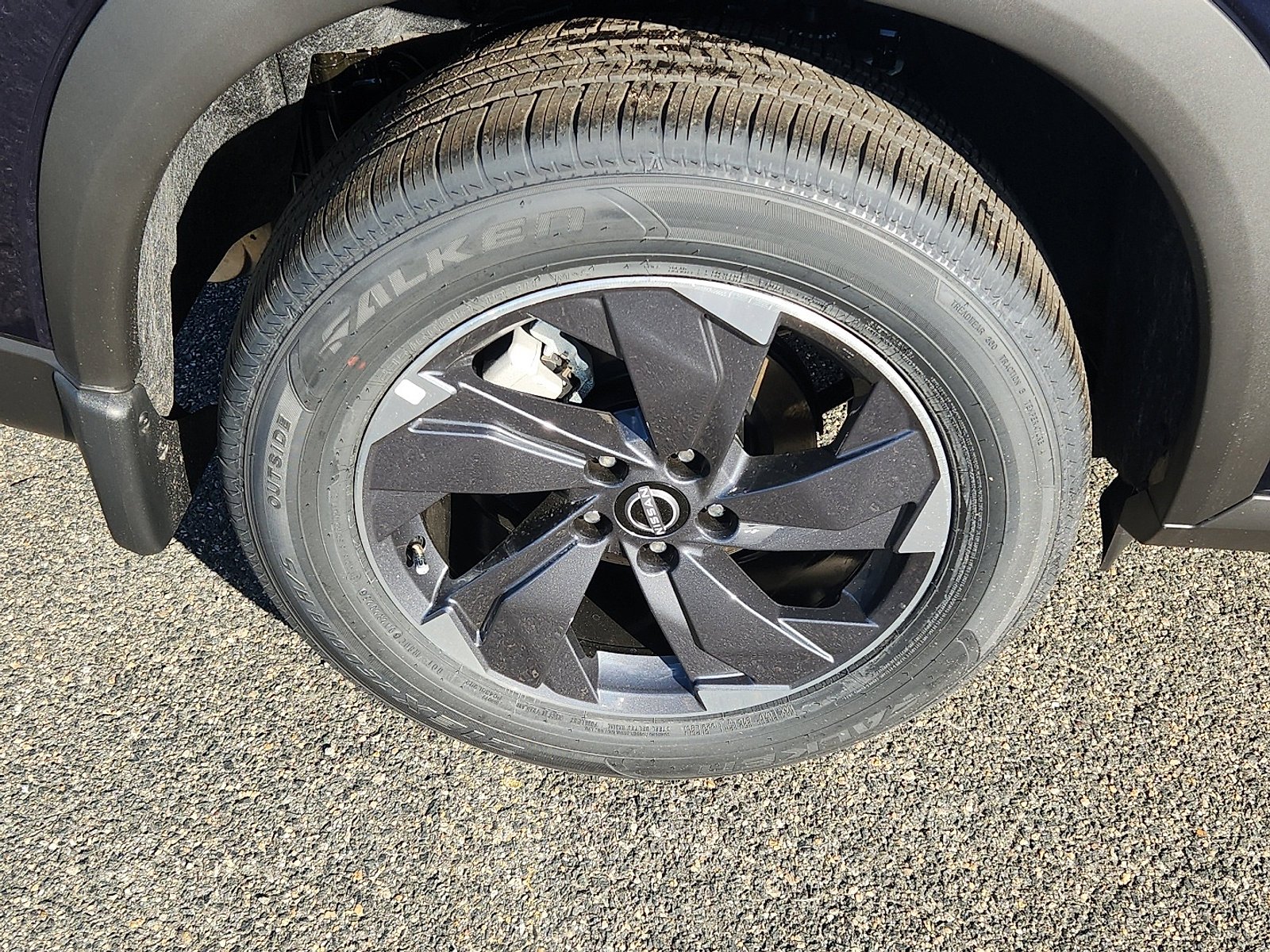 2026 Nissan Rogue SV photo 4