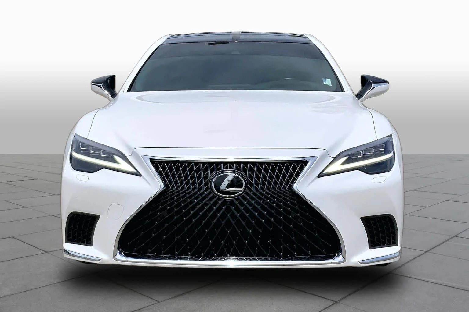 Used 2022 Eminent White Pearl Lexus  image 3