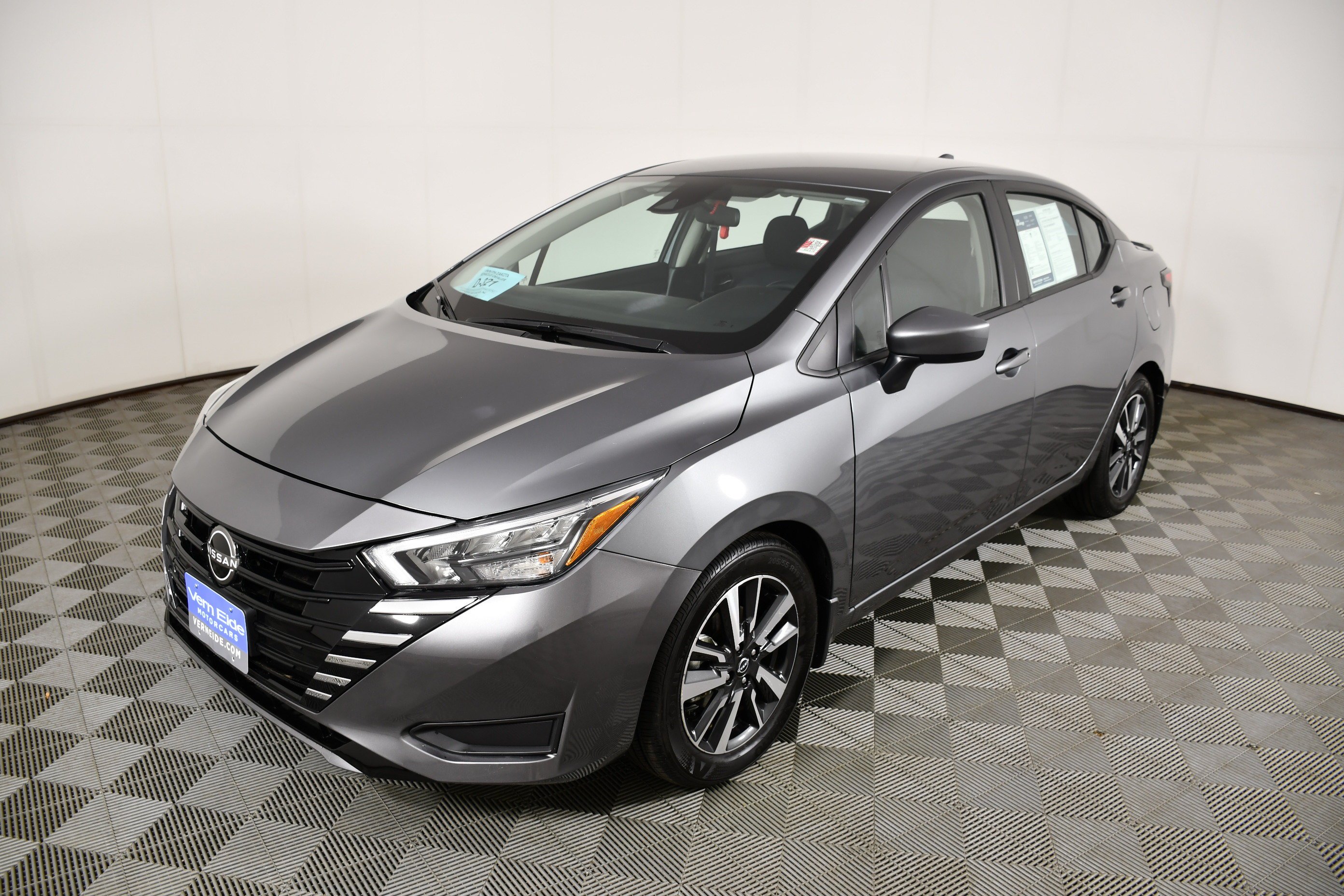 Used 2025 Gun Metallic Nissan SV image 10