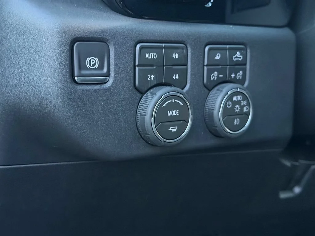 2026 Chevrolet Silverado 2500 HD ZR2 - Photo 13