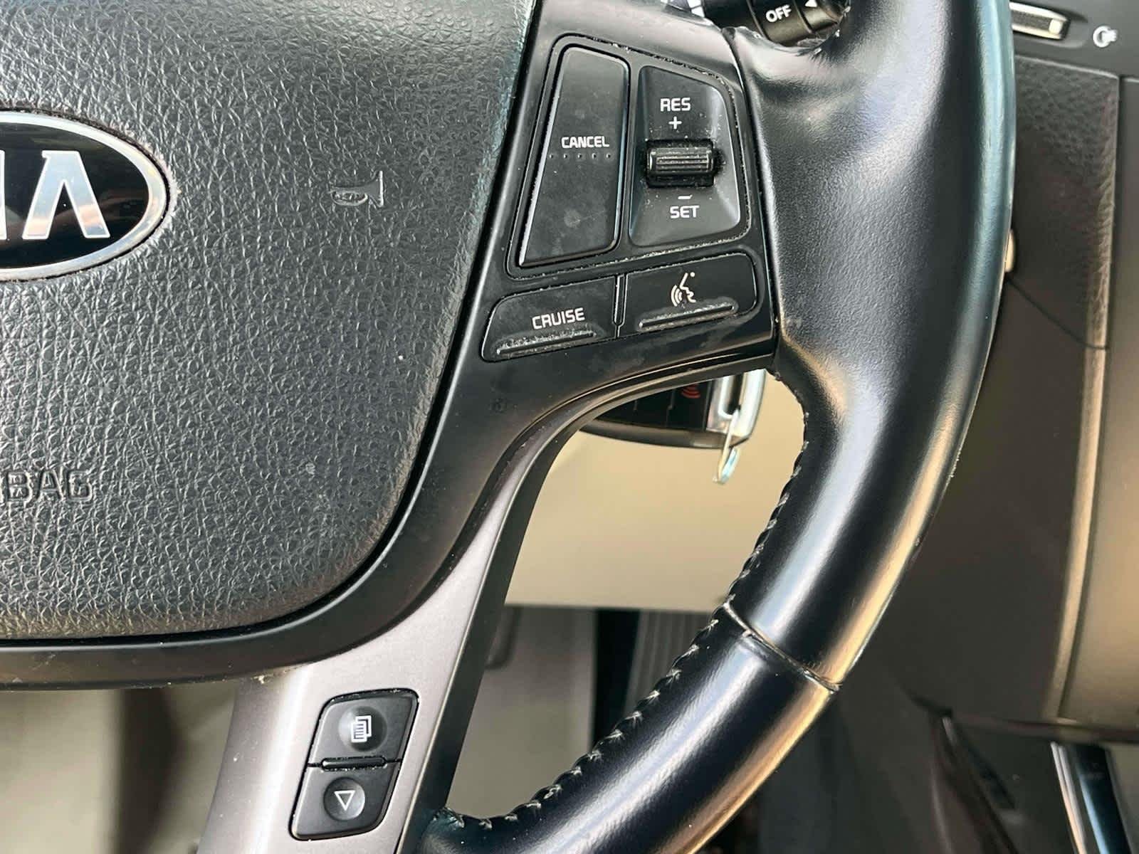 Used 2015 Bright Silver Kia LX image 33
