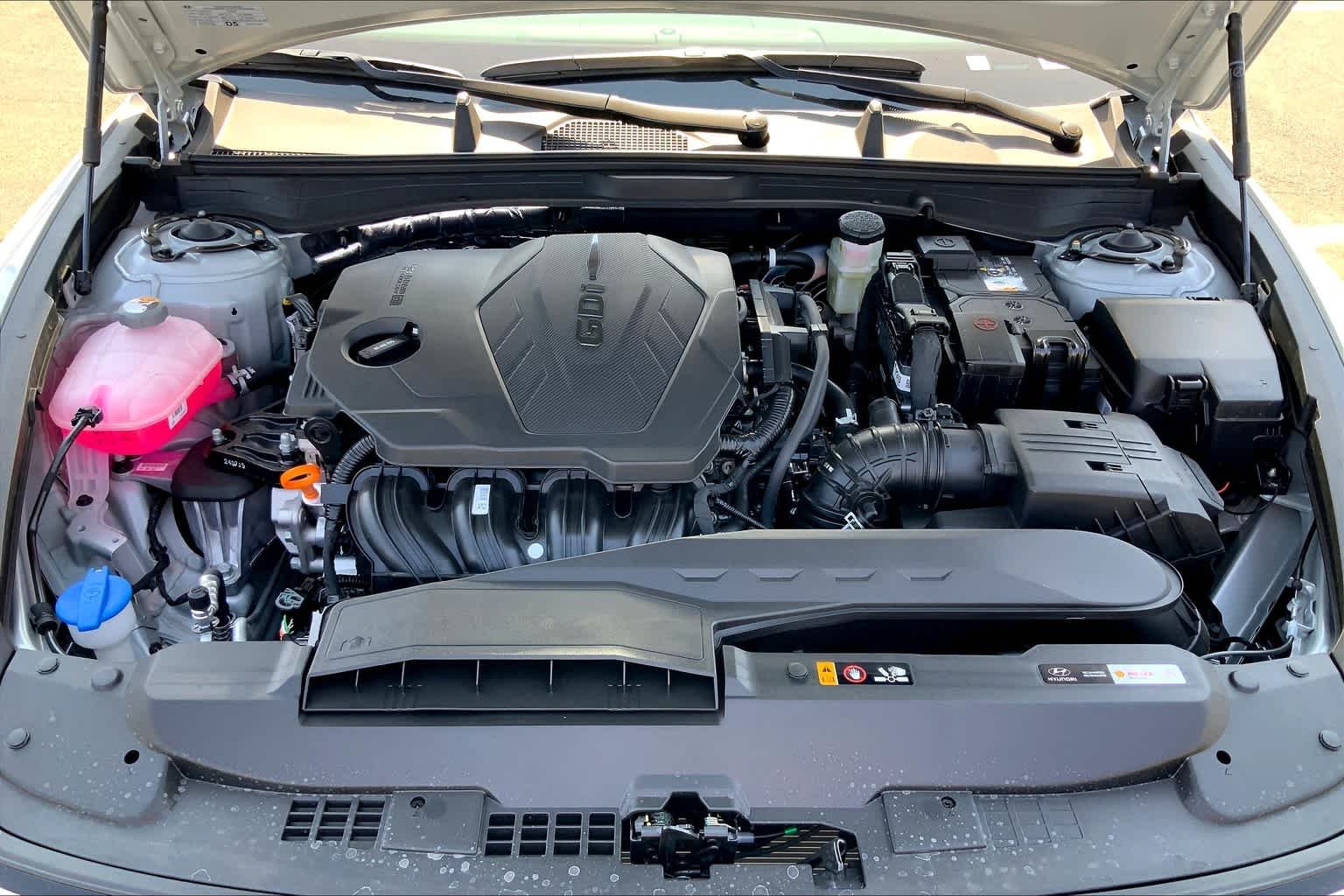 Used 2025 Aero Silver Hyundai SE image 16