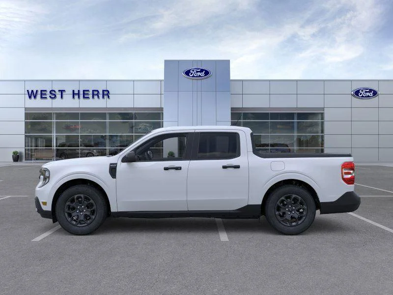 New 2026 Space White Metallic Ford XLT image 3