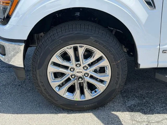 New 2026 Oxford White Ford XLT image 27