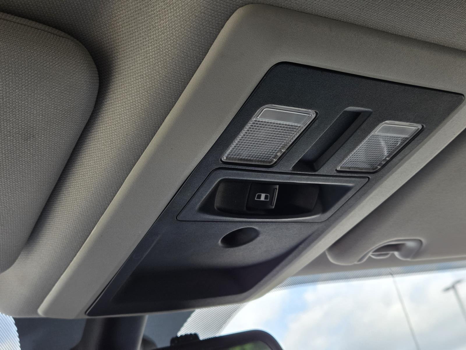 Used 2015 Bright White Clearcoat Ram SLT image 38