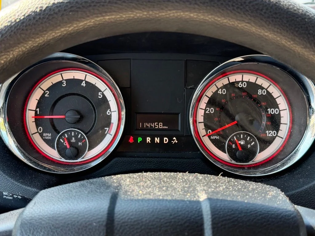 Used 2018 Gray Dodge SE image 30