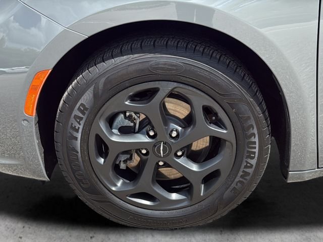 Used 2021 White Chrysler Touring L image 9