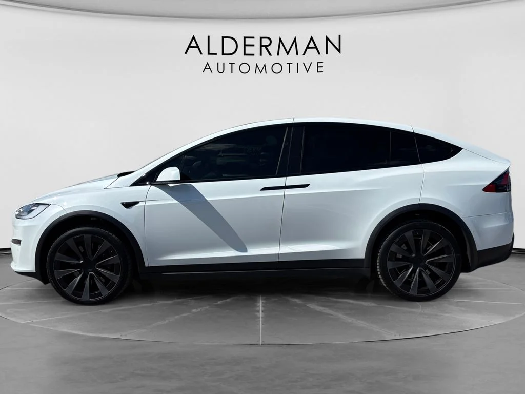 Used 2022 White Tesla Plaid image 2