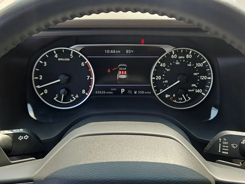 Used 2025 White Nissan SV image 30
