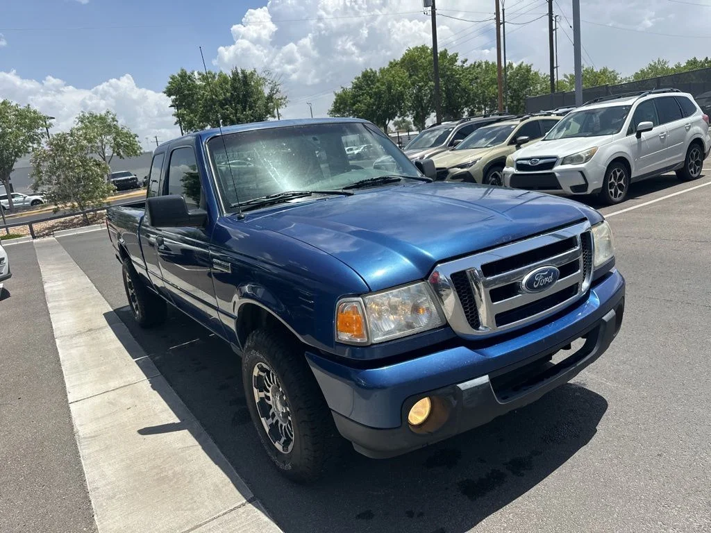 Used 2011 Blue Ford XLT image 3