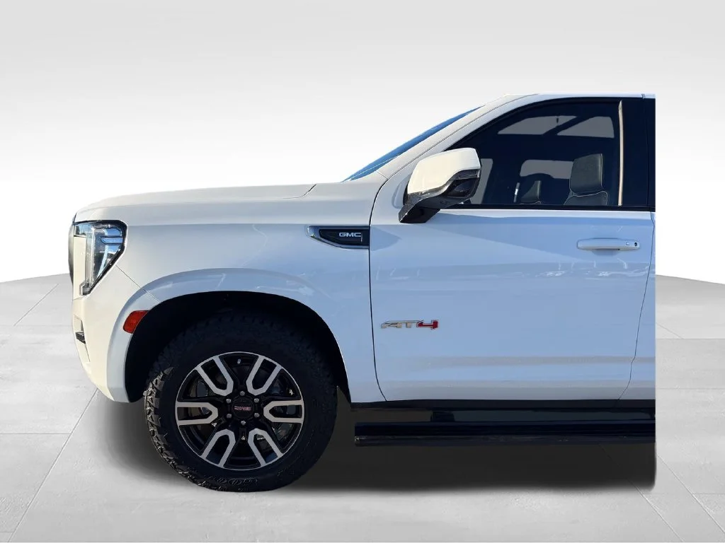 Used 2023 White GMC AT4 image 22