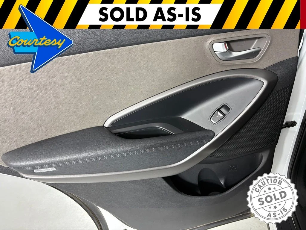 Used 2013 White Hyundai Base image 30