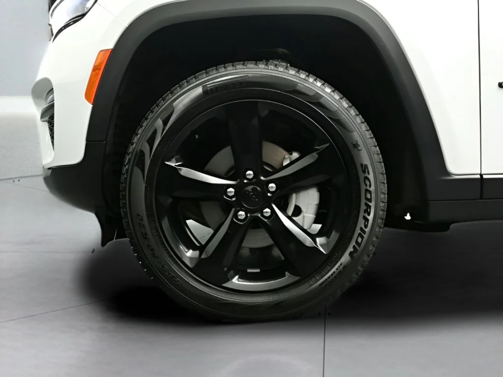 Used 2025 Bright White Clearcoat Jeep Limited image 22