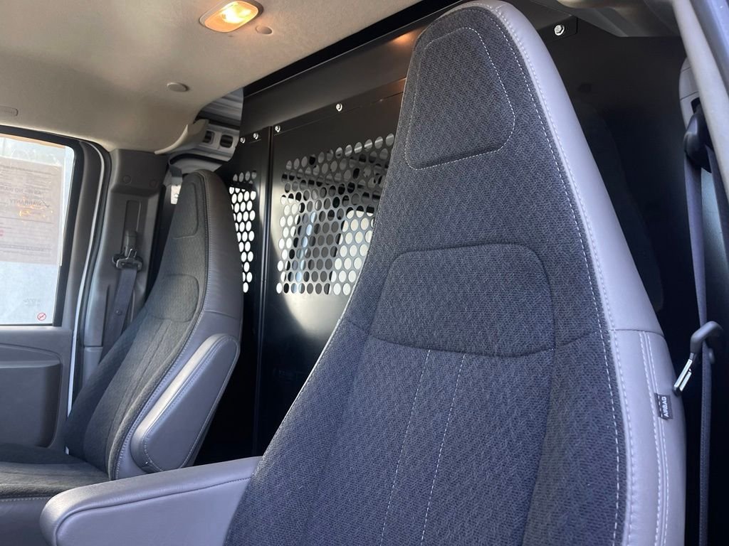 Used 2025 White GMC Work Van image 6