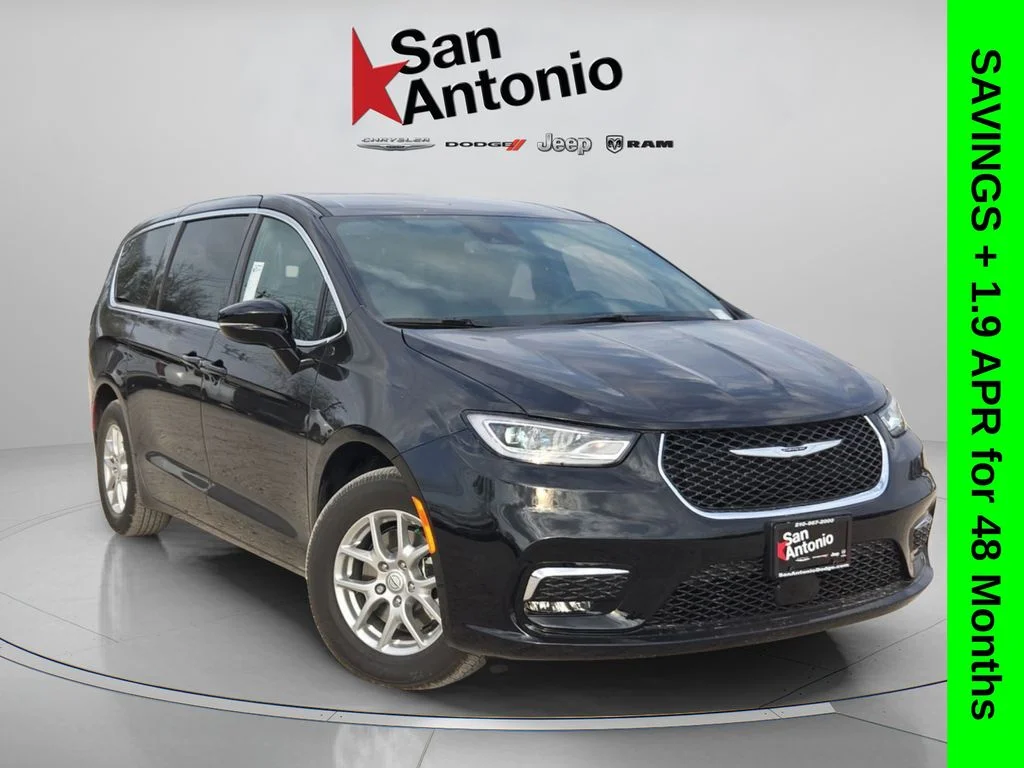 2026 Chrysler Pacifica Select's photo