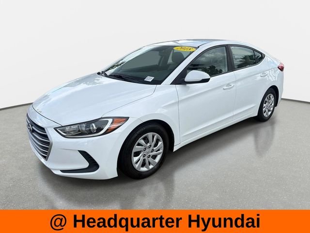 Used 2018 White Hyundai SE image 5